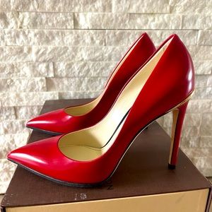 Louis Vuitton Eyeline Pump in size 37